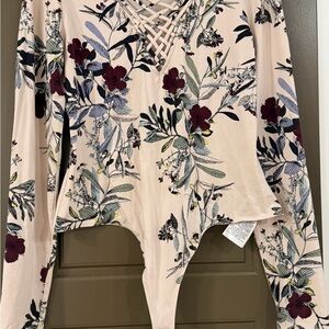 Guess botanical Floral V-Neck criss cross Bodysuit